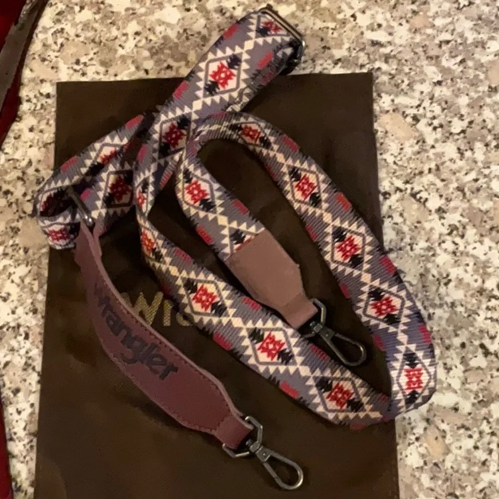 Wrangler Aztec Pattern Pouch - Picture 3 of 3